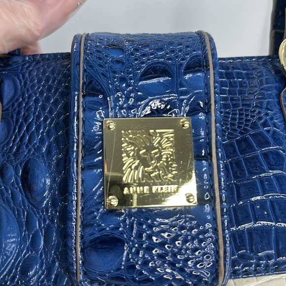 Ann Kline tote bag in spring colors. - Picture 6 of 9